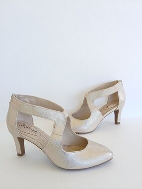 Lifestride Gold Metallic Heels Size 6.5